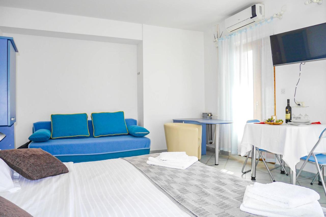 Apartments Beach Dugi Rat Exterior foto