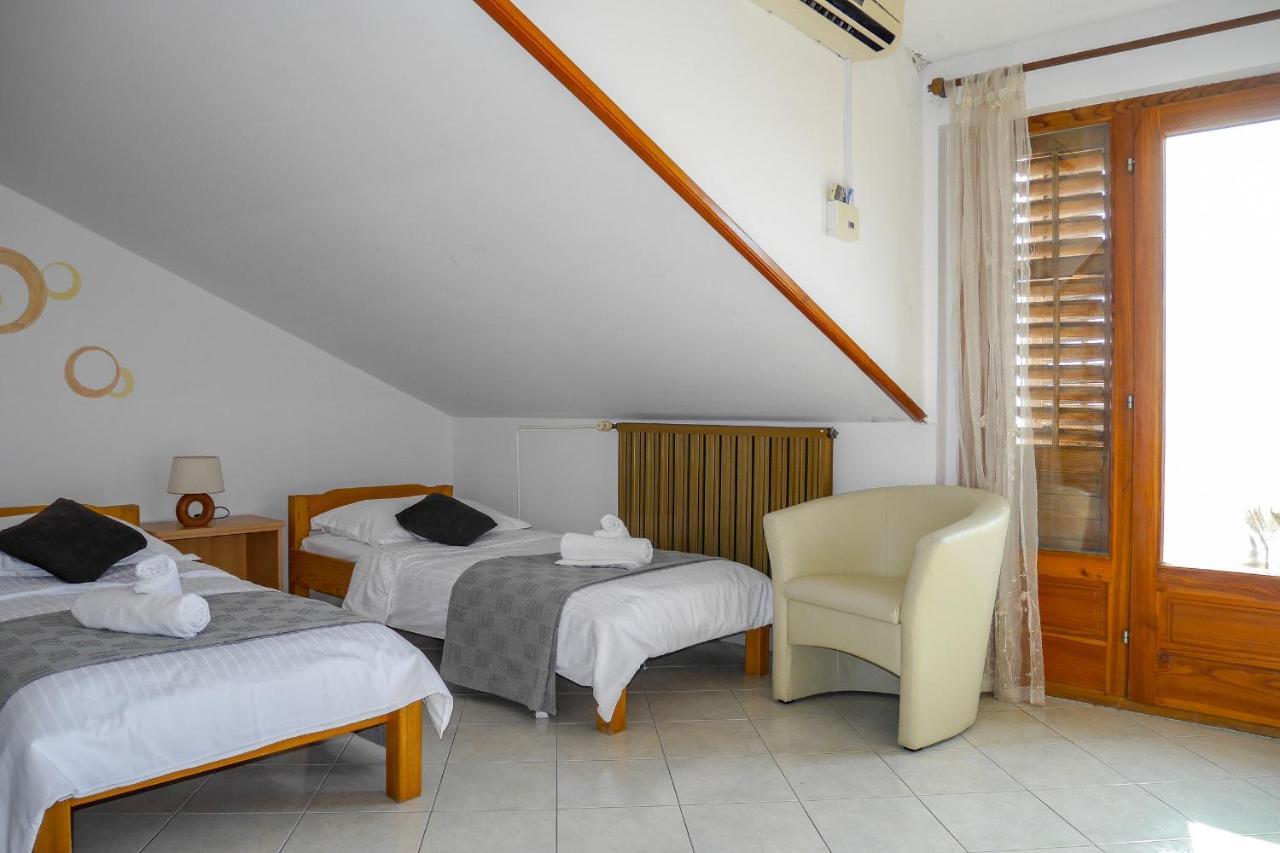 Apartments Beach Dugi Rat Exterior foto