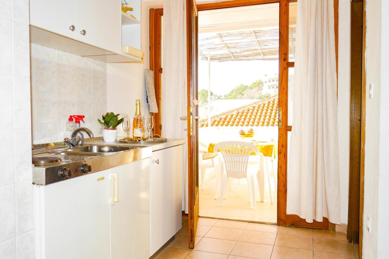 Apartments Beach Dugi Rat Exterior foto