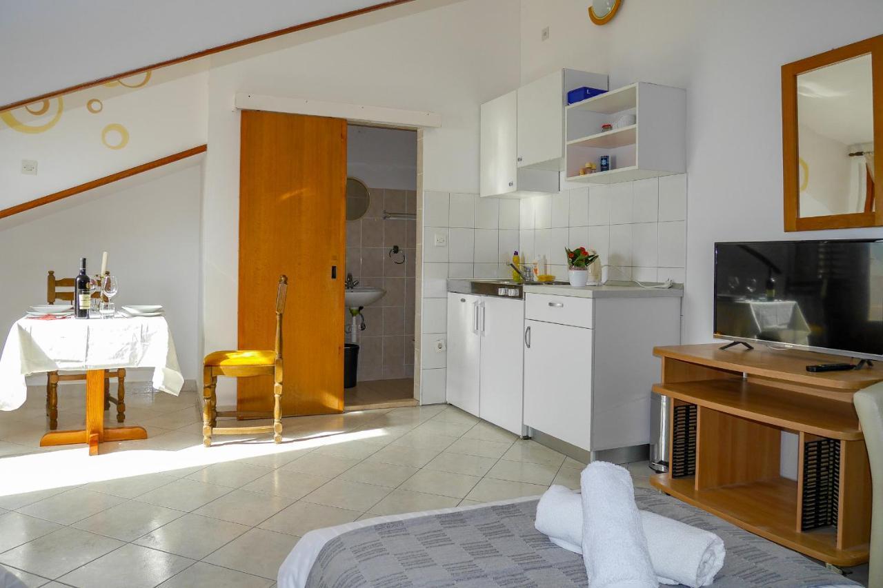 Apartments Beach Dugi Rat Exterior foto